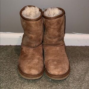 UGG Classic Tan Sheepskin Boots